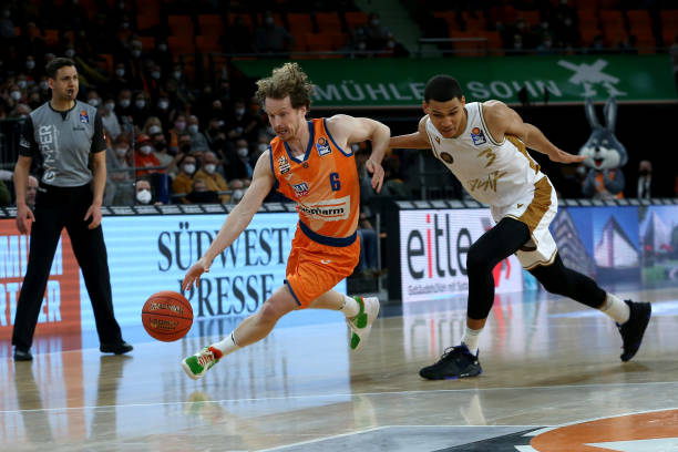 比赛中保持 比赛中保持